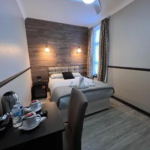 3* Bed & Breakfast The Commongate